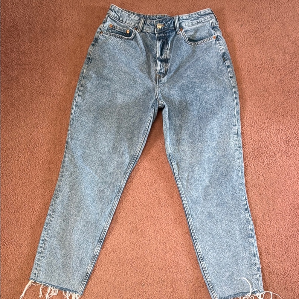 Blue Cropped Ankle Jeans with Vintage Acid Wash